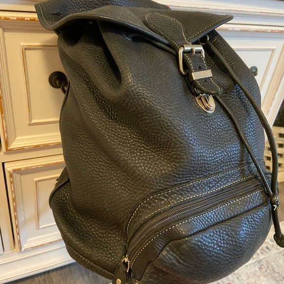 Large Roots Pebble Leather backpack *Mint Condition* - Picture 2 of 7